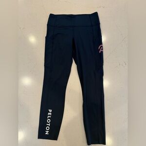 Women’s Lululemon/Peloton collab. Navy.